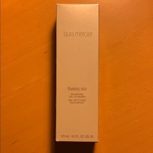 Laura Mercier Flawless Skin Balancing Gel Cleanser